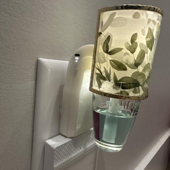 2 for $25 | Bath & Body Works Pressed Greenery Wallflower Nightlight Plugs | New - Picture 6 of 11